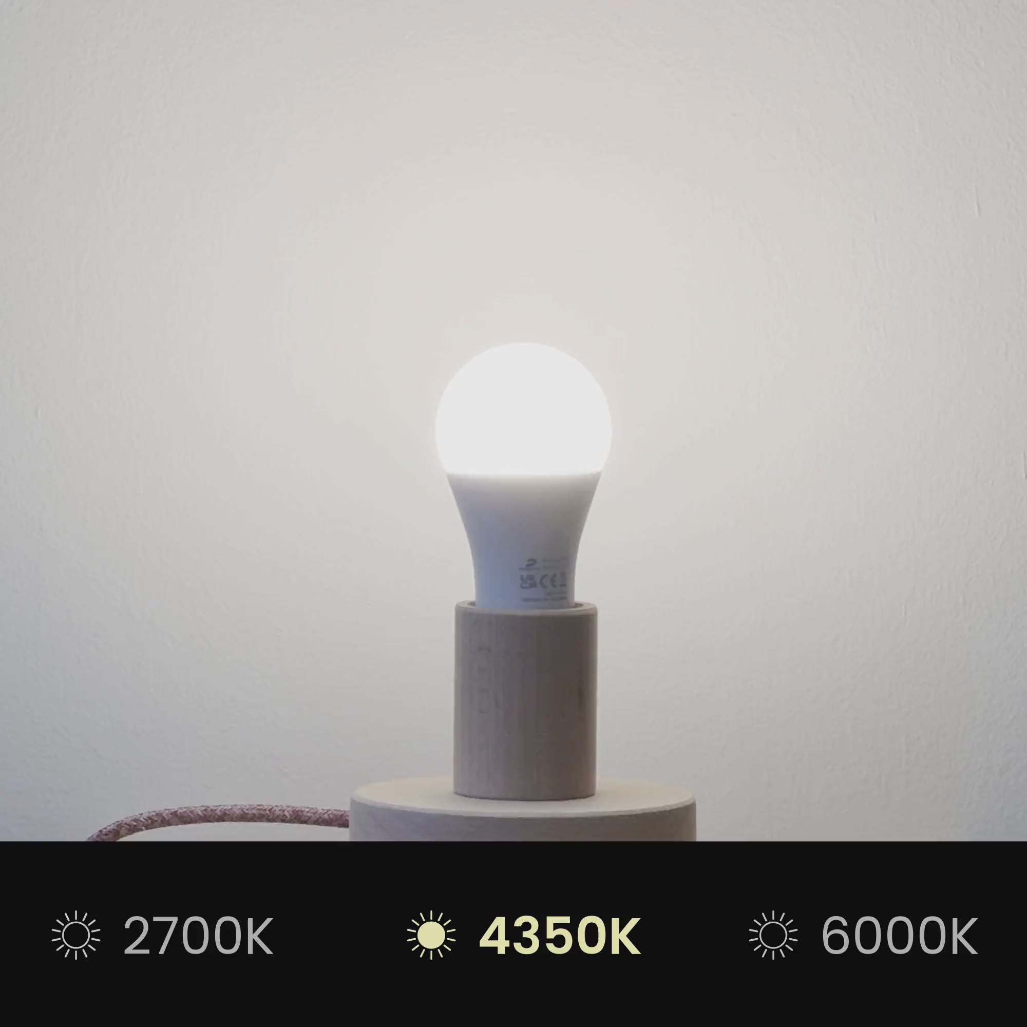 Charger la vidéo : Lampe à suspension avec abat-jour en tissu Cylindre Large - Fabriqué en Italie - Laine Sable