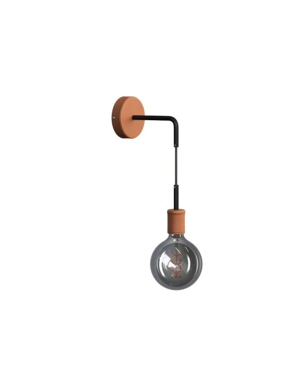 Fermaluce Leather, applique murale en bois recouverte de cuir avec douille suspendue et extension curbe
