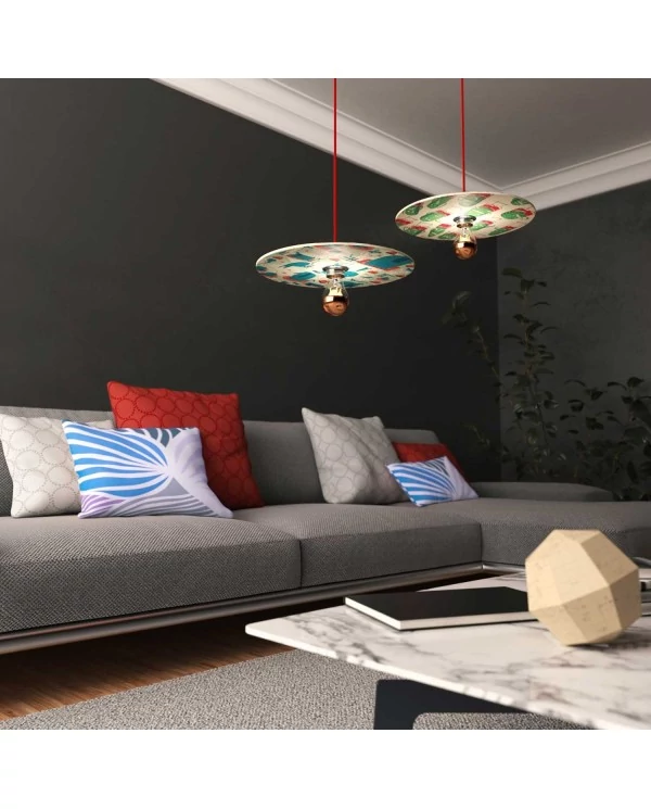 Suspension fabriquée en Italie avec câble textile, abat-jour UFO en bois double face et finition en métal