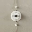 Kit interrupteur/va et vient avec écrou papillon et base en porcelaine blanche
