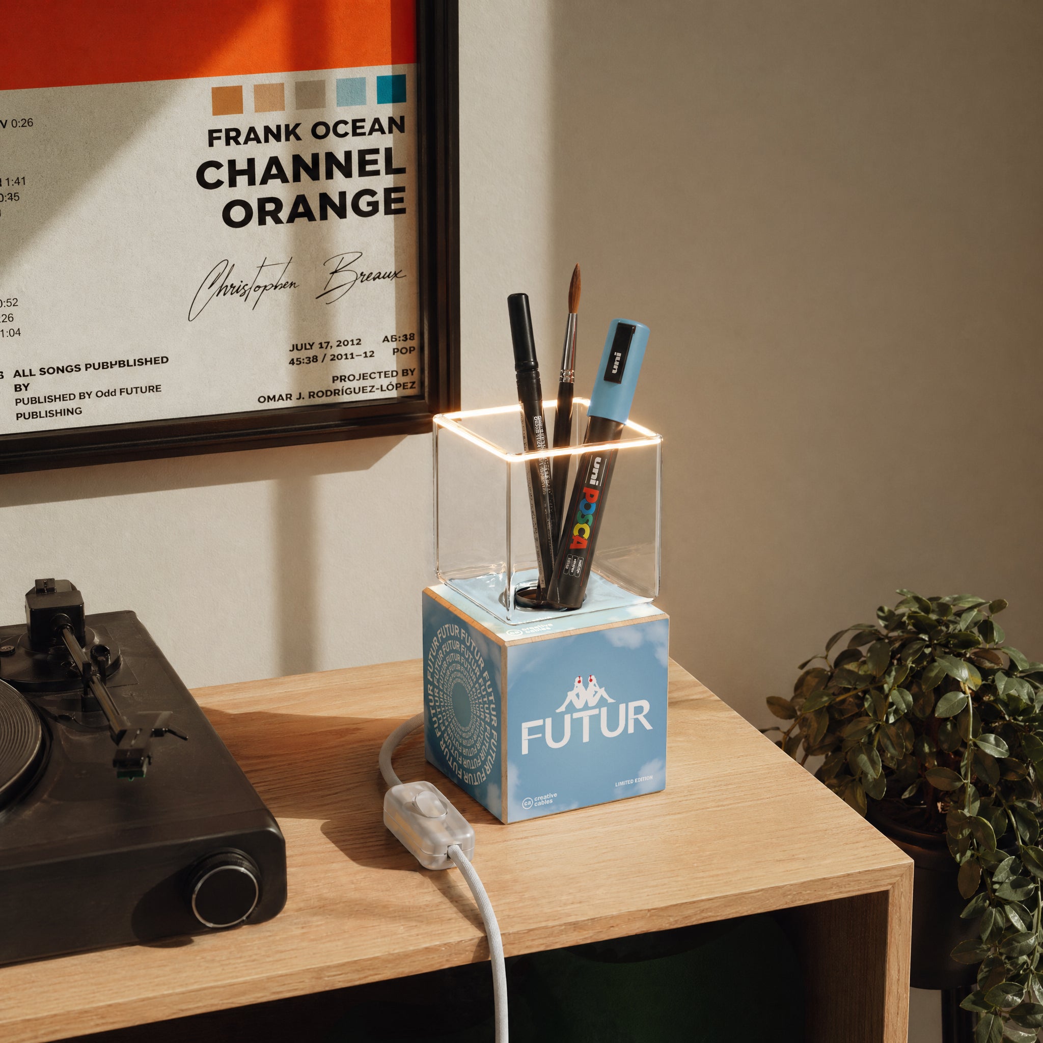 Lampe de table Cubetto « Futur » avec Ampoule Ghost - Futur Festival