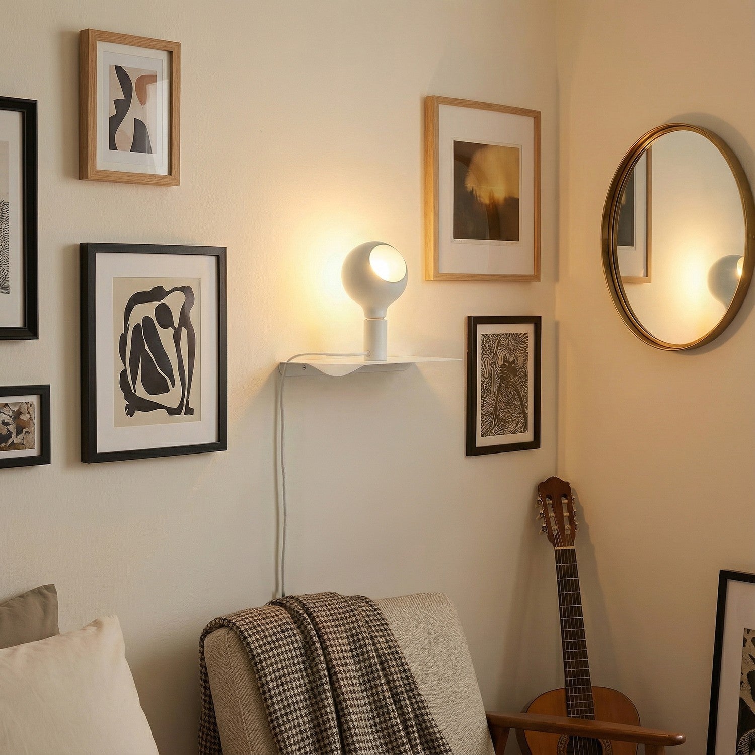 Combo Camo - Lampada con mensola e spina UK - Bianco