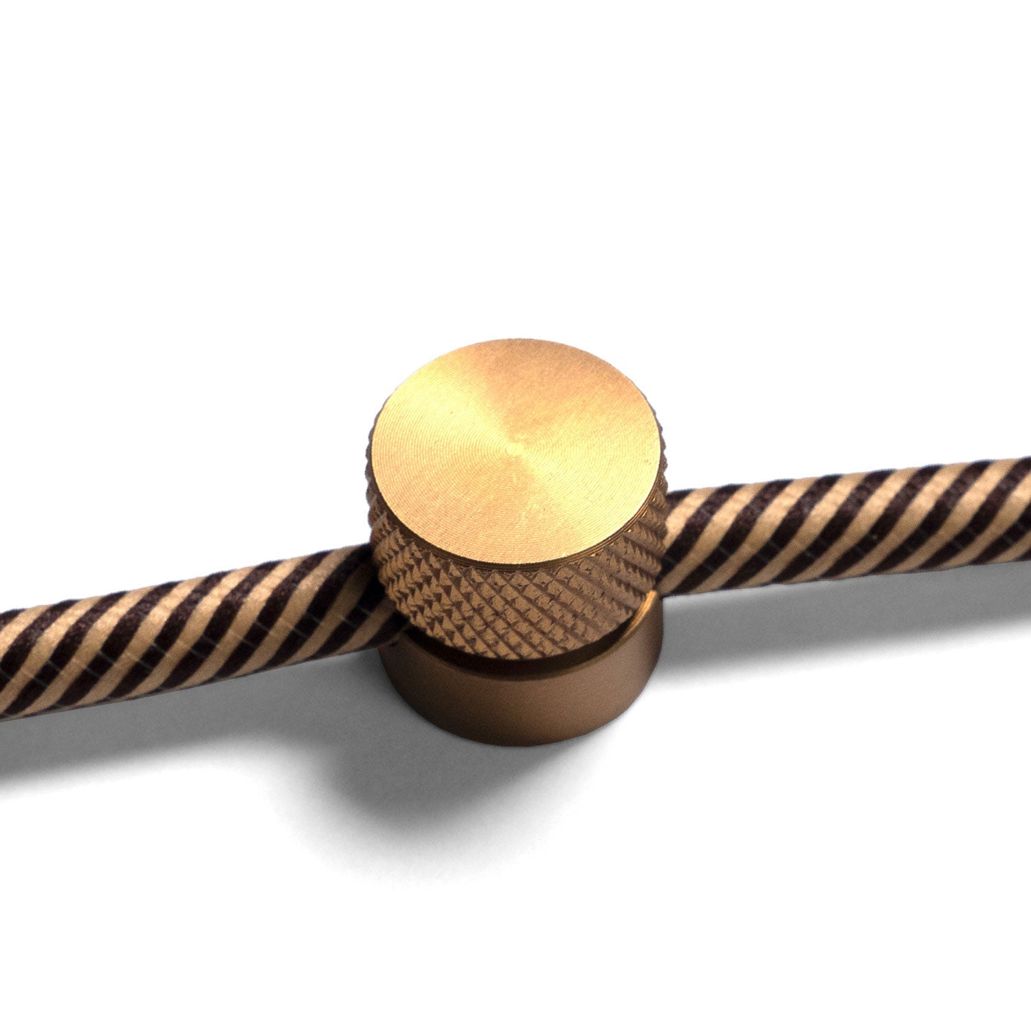 Sarè - Fissaggio a parete, passacavo in metallo per cavo tessile - Bronzo satinato - Creative Cables